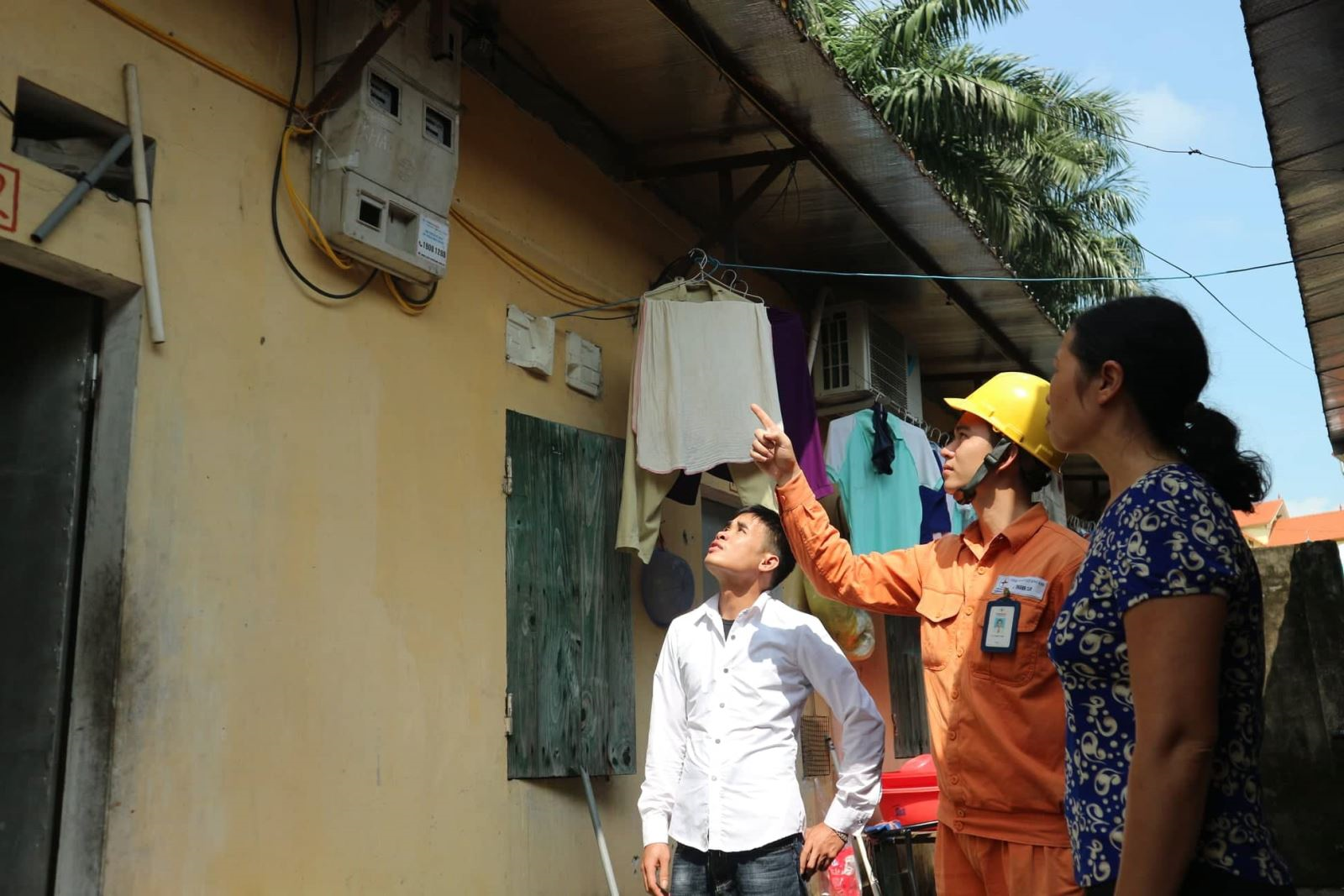 UBND thành phố Hà Nội yêu cầu chấn chỉnh chủ nhà trọ thu tiền điện giá cao